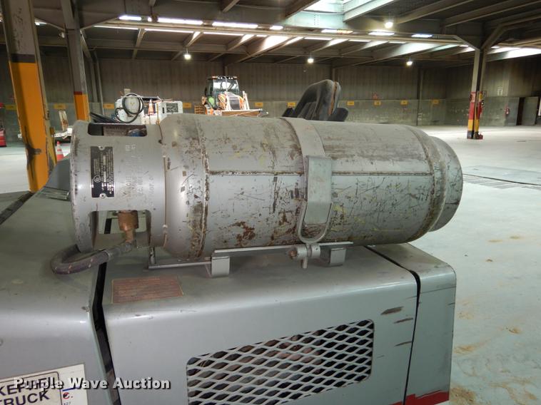 image for item DA1389 Clarke American 7000SS sweeper