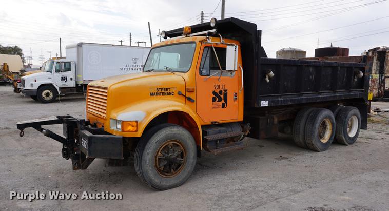 image for item DA1415 1990 International 4900 dump truck