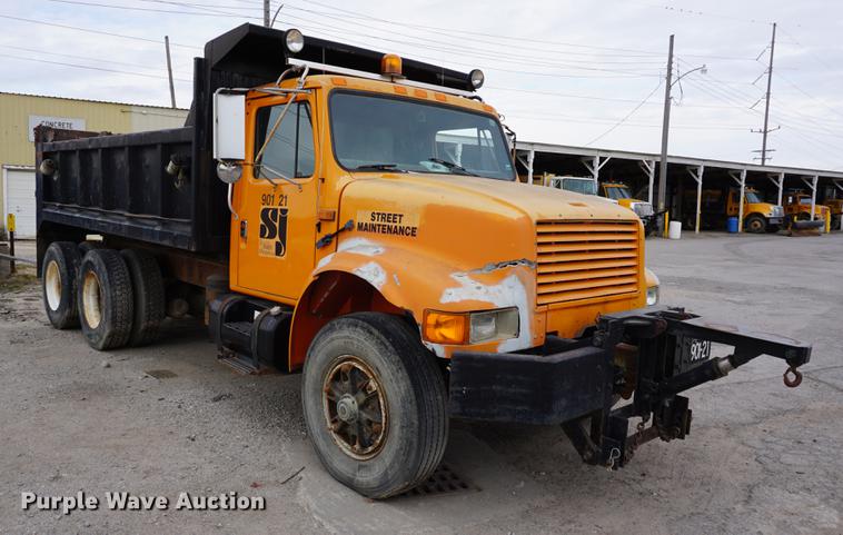 image for item DA1415 1990 International 4900 dump truck