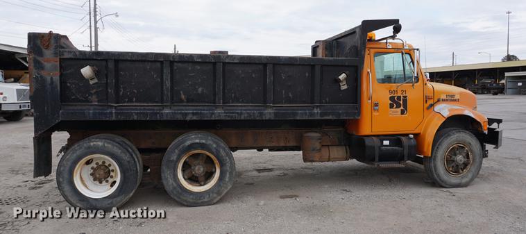 image for item DA1415 1990 International 4900 dump truck