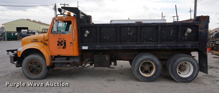 image for item DA1415 1990 International 4900 dump truck