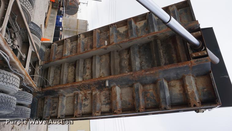 image for item DA1415 1990 International 4900 dump truck