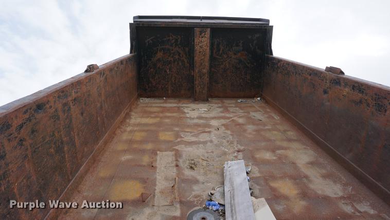 image for item DA1415 1990 International 4900 dump truck