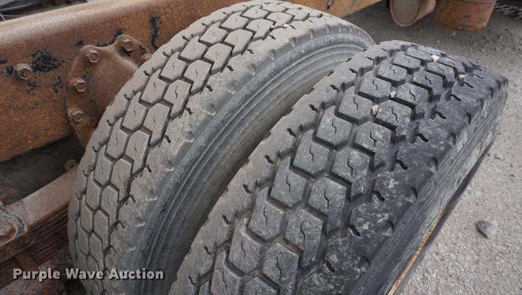 image for item DA1415 1990 International 4900 dump truck