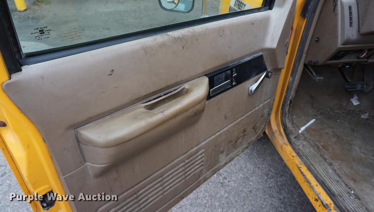 image for item DA1450 1994 Chevrolet 3500 utility bed pickup truck