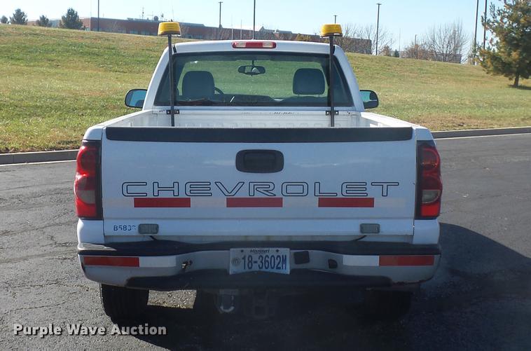 image for item DA6522 2005 Chevrolet Silverado 1500 pickup truck