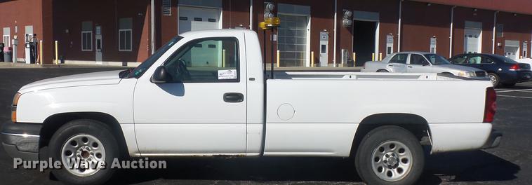 image for item DA6522 2005 Chevrolet Silverado 1500 pickup truck