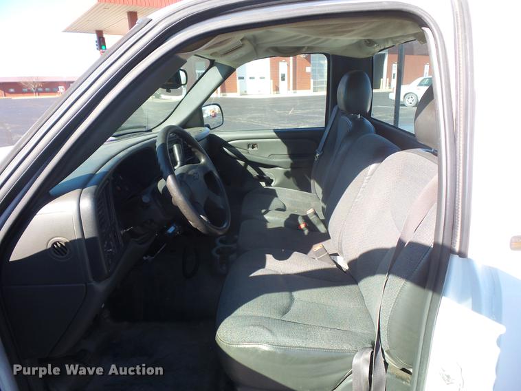 image for item DA6522 2005 Chevrolet Silverado 1500 pickup truck