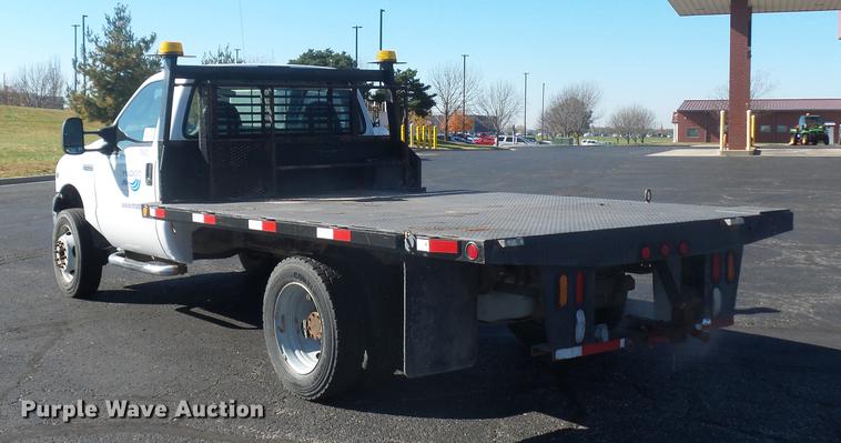 image for item DA6524 2006 Ford F450 flatbed truck