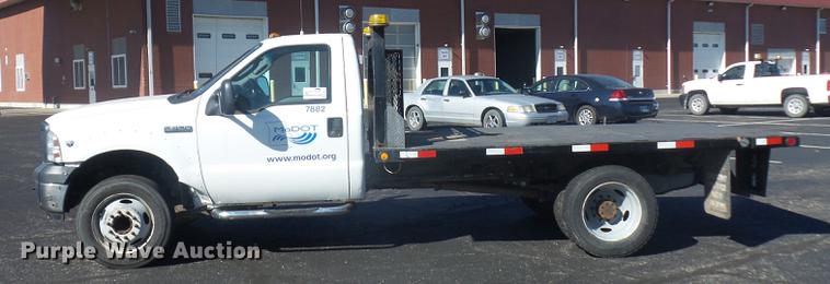 image for item DA6524 2006 Ford F450 flatbed truck