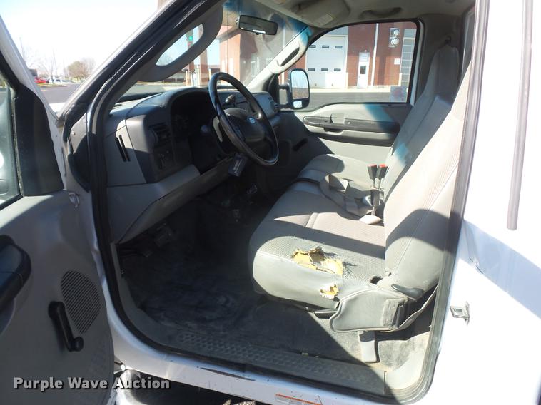 image for item DA6524 2006 Ford F450 flatbed truck