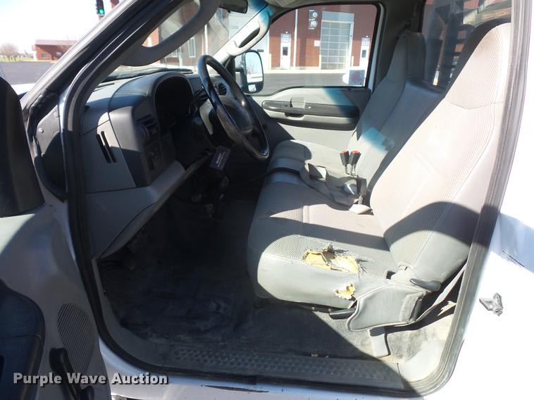 image for item DA6524 2006 Ford F450 flatbed truck