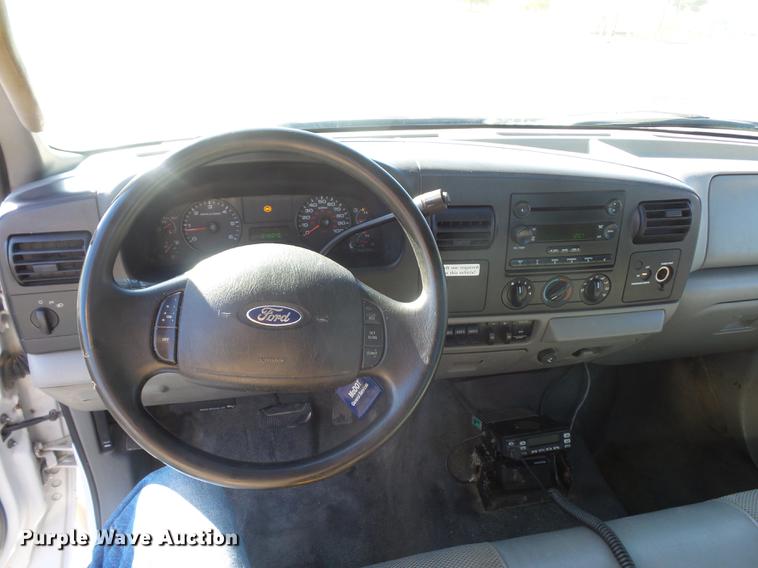 image for item DA6524 2006 Ford F450 flatbed truck