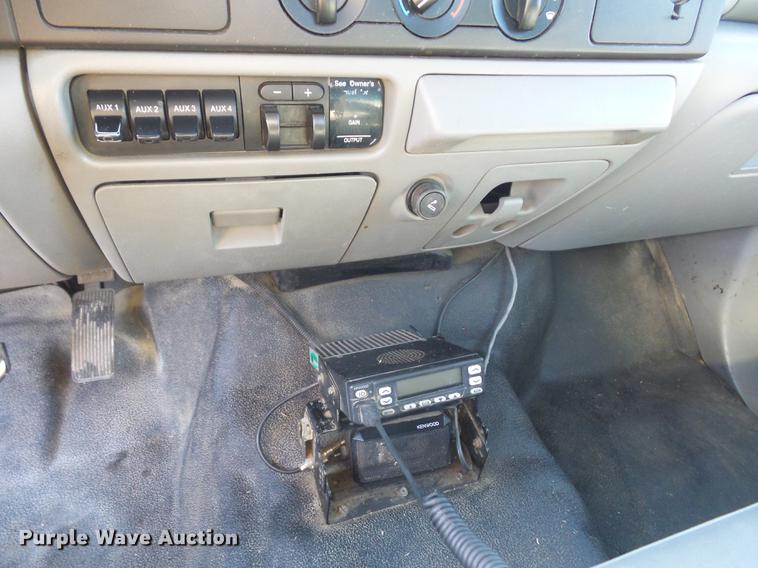 image for item DA6524 2006 Ford F450 flatbed truck