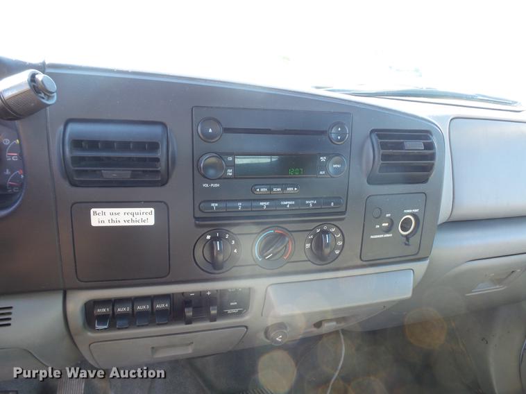 image for item DA6524 2006 Ford F450 flatbed truck