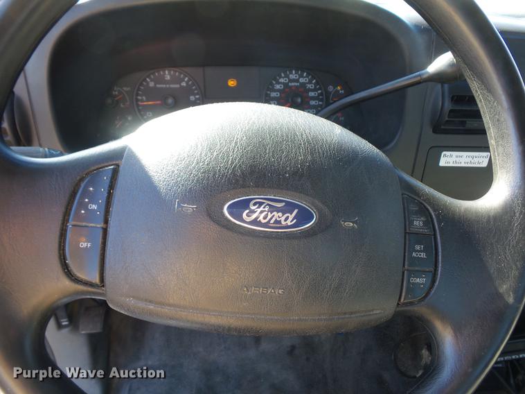 image for item DA6524 2006 Ford F450 flatbed truck