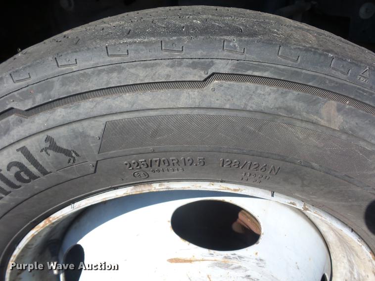 image for item DA6524 2006 Ford F450 flatbed truck