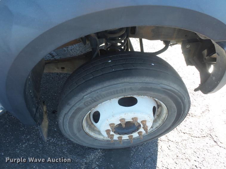 image for item DA6524 2006 Ford F450 flatbed truck