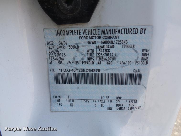 image for item DA6524 2006 Ford F450 flatbed truck