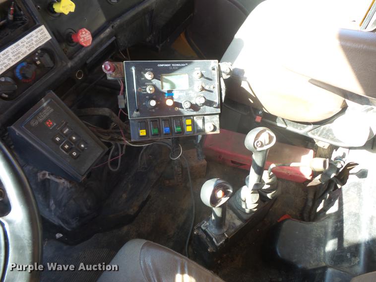 image for item DA6526 2002 International 4900 dump truck