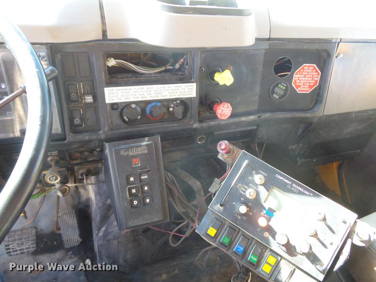 image for item DA6526 2002 International 4900 dump truck