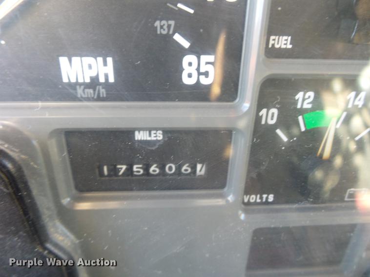 image for item DA6526 2002 International 4900 dump truck