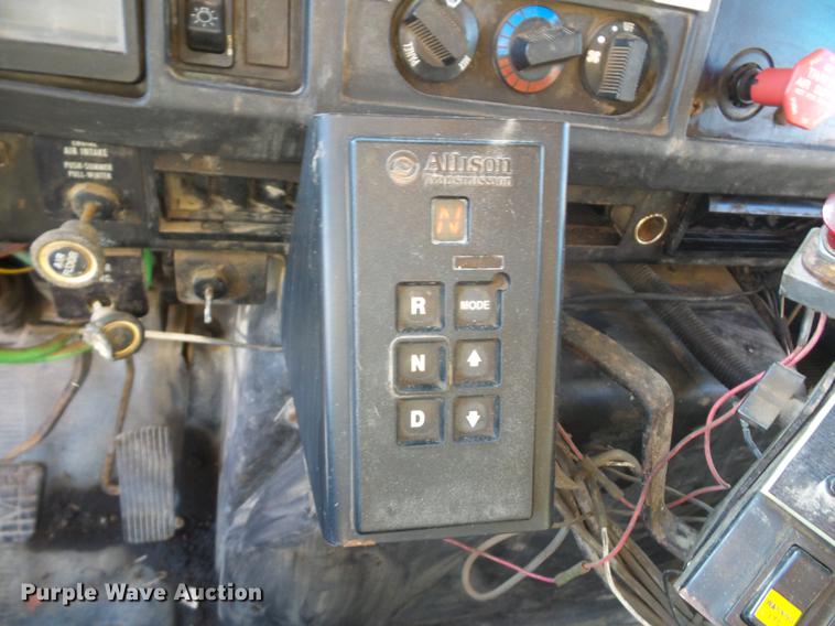 image for item DA6526 2002 International 4900 dump truck