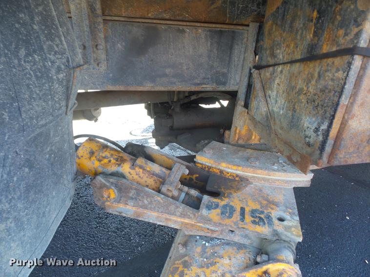 image for item DA6526 2002 International 4900 dump truck