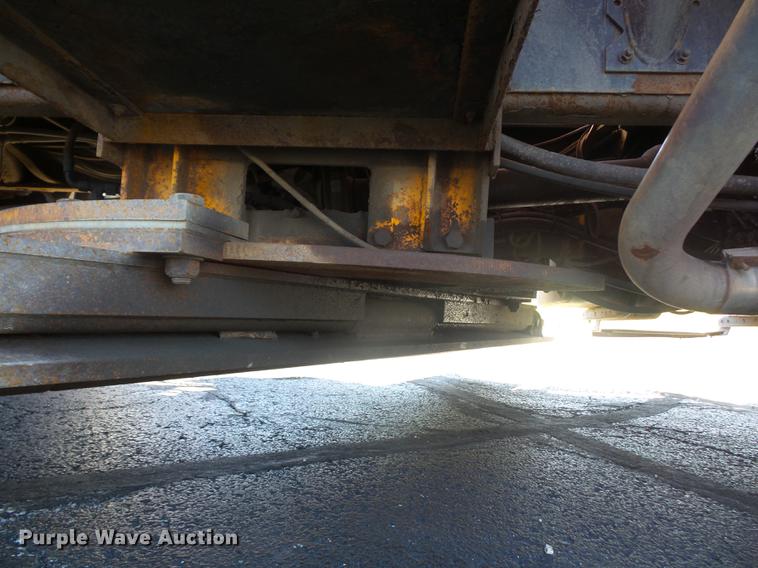 image for item DA6526 2002 International 4900 dump truck