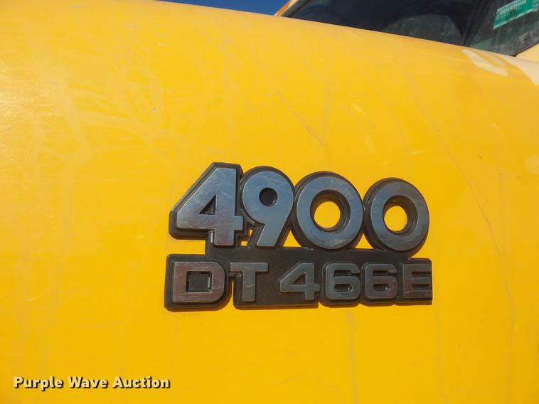image for item DA6526 2002 International 4900 dump truck