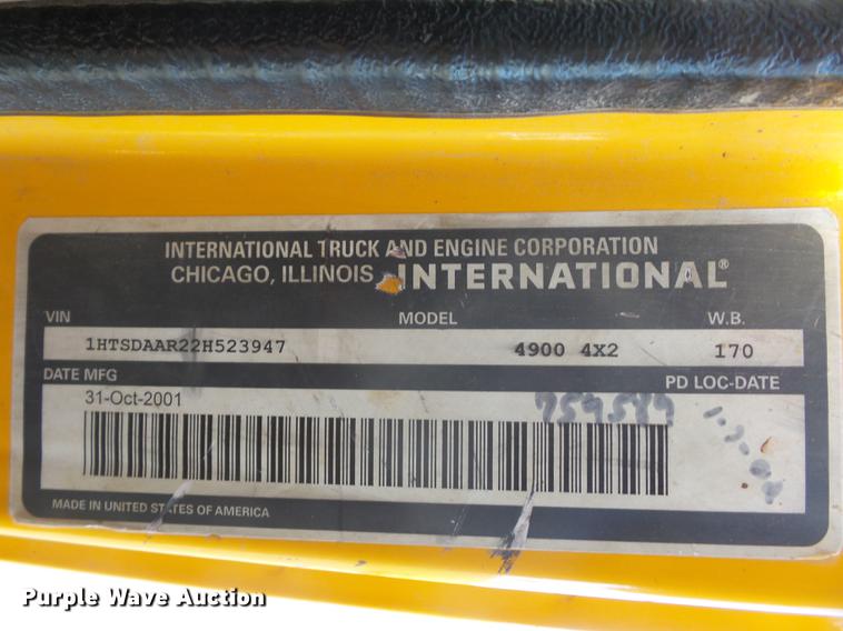 image for item DA6526 2002 International 4900 dump truck