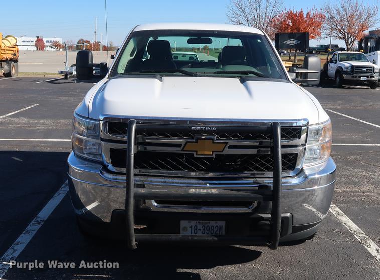 image for item DA6541 2013 Chevrolet Silverado 2500HD Ext.Cab pickup truck cab and chassis