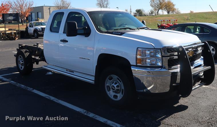 image for item DA6541 2013 Chevrolet Silverado 2500HD Ext.Cab pickup truck cab and chassis