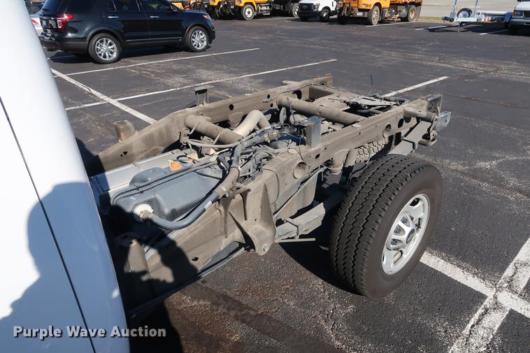image for item DA6541 2013 Chevrolet Silverado 2500HD Ext.Cab pickup truck cab and chassis