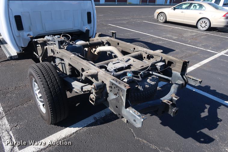 image for item DA6541 2013 Chevrolet Silverado 2500HD Ext.Cab pickup truck cab and chassis