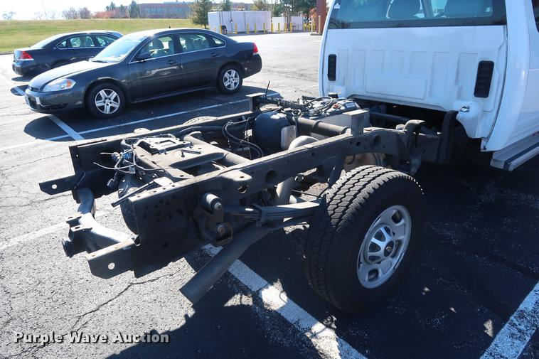 image for item DA6541 2013 Chevrolet Silverado 2500HD Ext.Cab pickup truck cab and chassis