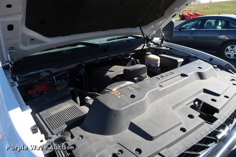 image for item DA6541 2013 Chevrolet Silverado 2500HD Ext.Cab pickup truck cab and chassis