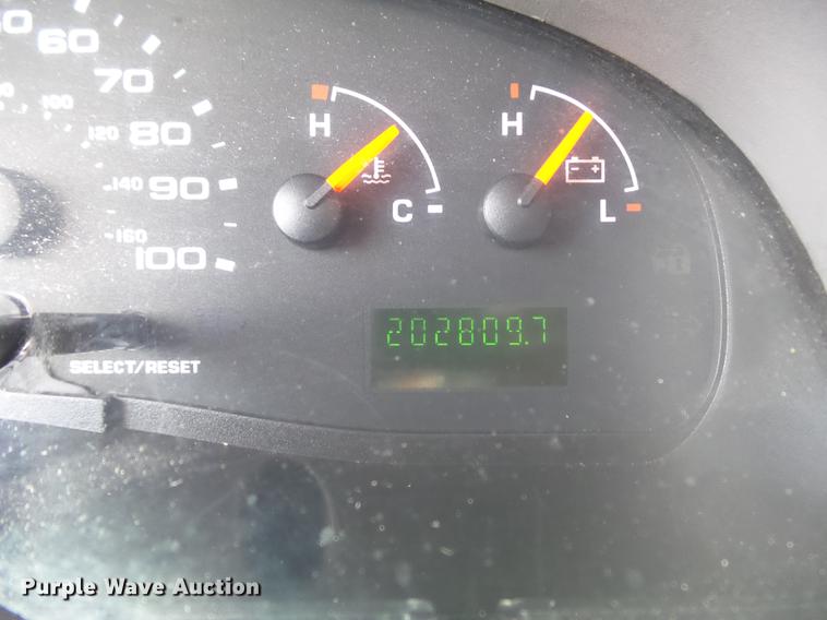 image for item DB6339 2006 Ford Econoline E450 Super Duty shuttle bus