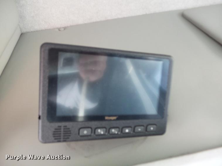 image for item DB6339 2006 Ford Econoline E450 Super Duty shuttle bus