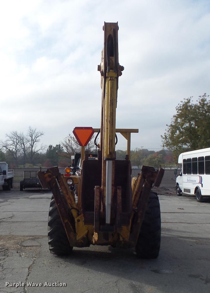 image for item DB6340 1979 Massey-Ferguson 30B backhoe