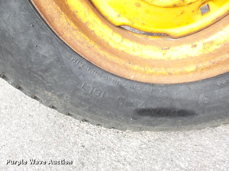 image for item DB6340 1979 Massey-Ferguson 30B backhoe