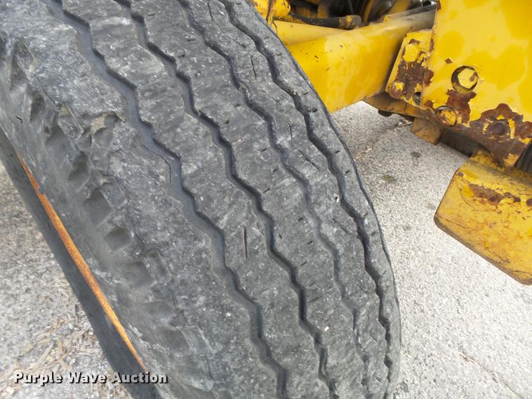 image for item DB6340 1979 Massey-Ferguson 30B backhoe