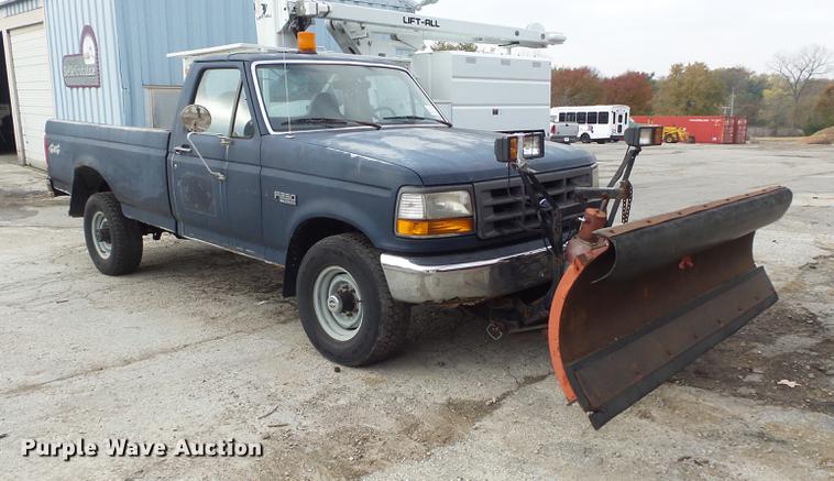 image for item DB6341 1996 Ford F250 XL pickup truck