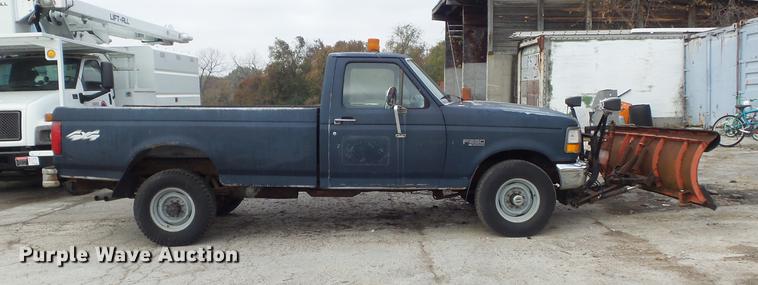 image for item DB6341 1996 Ford F250 XL pickup truck