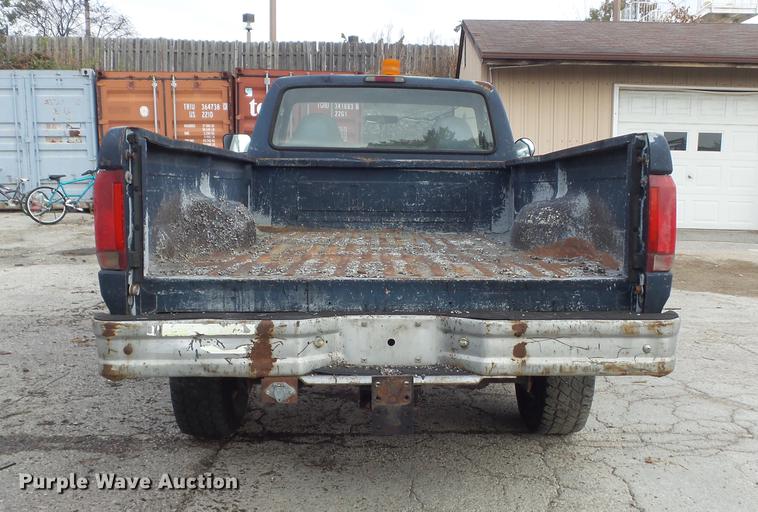 image for item DB6341 1996 Ford F250 XL pickup truck