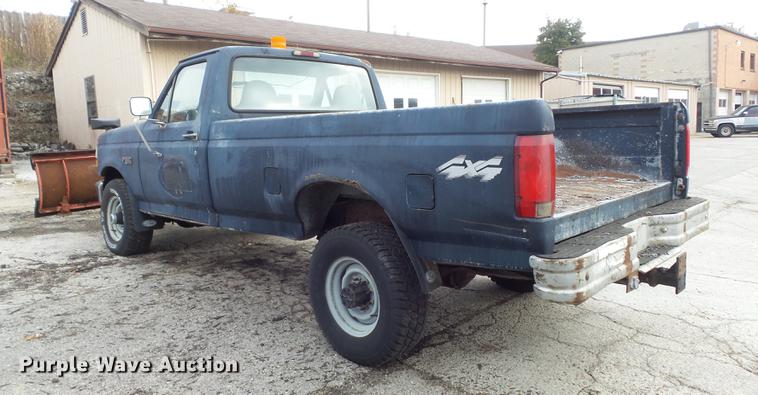 image for item DB6341 1996 Ford F250 XL pickup truck