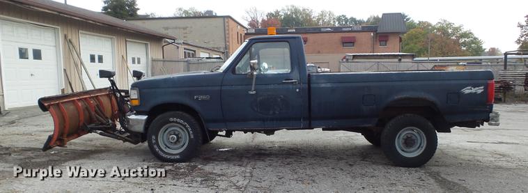 image for item DB6341 1996 Ford F250 XL pickup truck