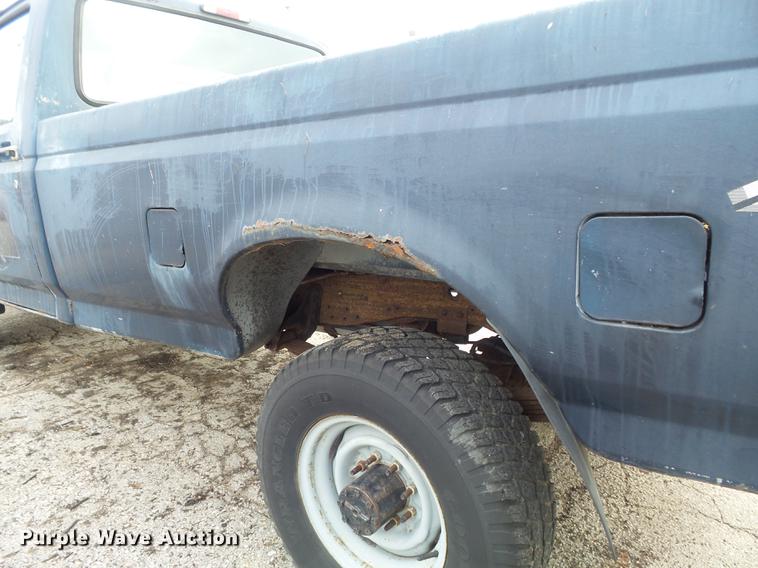 image for item DB6341 1996 Ford F250 XL pickup truck
