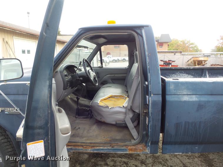 image for item DB6341 1996 Ford F250 XL pickup truck