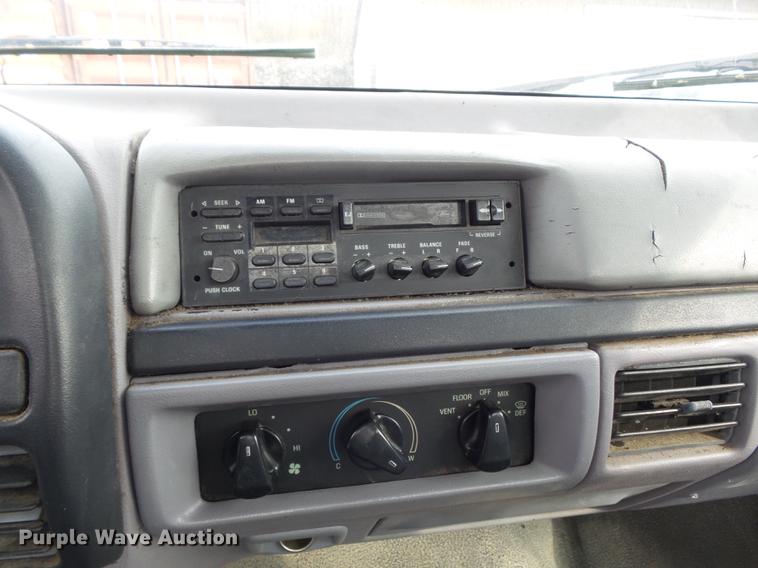 image for item DB6341 1996 Ford F250 XL pickup truck